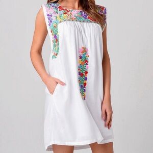 $148 J. Marie Oaxaca floral Embroidered Shift Dress, XS, Runs Big 18” PTP